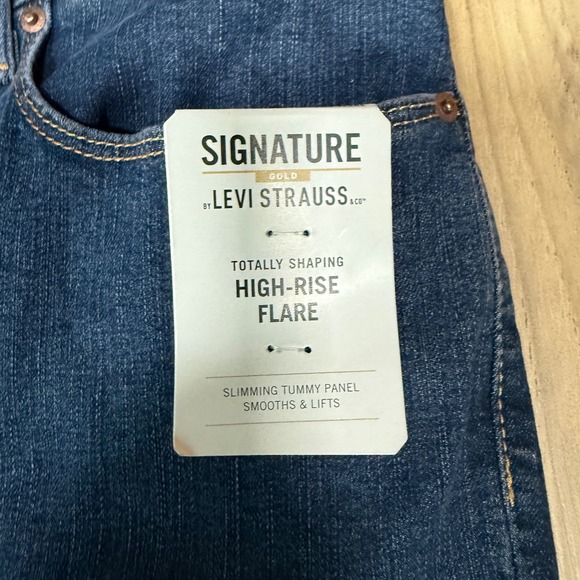 Levi Strauss Signature‎ Women's 16L High Rise Flare Jeans  Dark Wash - Picture 5 of 8